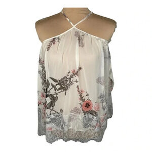 🤍Boutique E2‎ Cold Shoulder Floral Top